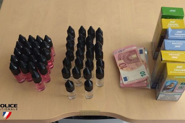 A côté de Chartres, le contrôle de police permet de découvrir 47 fioles de l&rsquo;inquiétante drogue « Pète ton crâne »